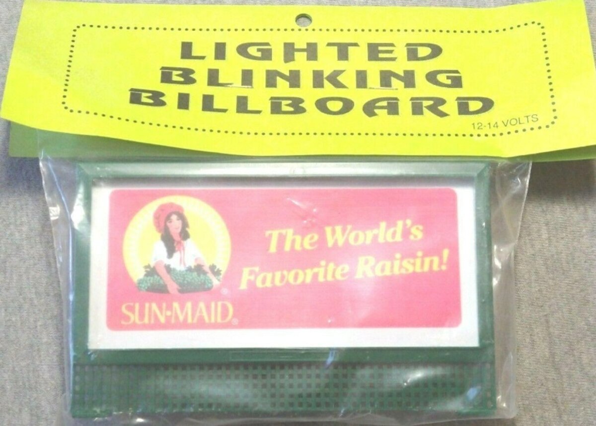Town & Country Hobbies O Scale Sun-Maid Raisin Lighted Blinking Billboard 12-14v