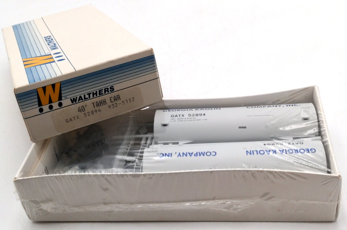 Walthers 932-5152 HO GATX Georgia Kaolin Company 40' Funnel Flow Tank Car Kit
