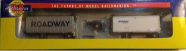 Athearn 10821 N Scale Roadway Two 28' Wedge Trailers & Dolly LN/Box
