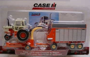 Ertl 14548 1:64 Scale Case IH 1370 W/Chopper & Wagon Collector Card Included