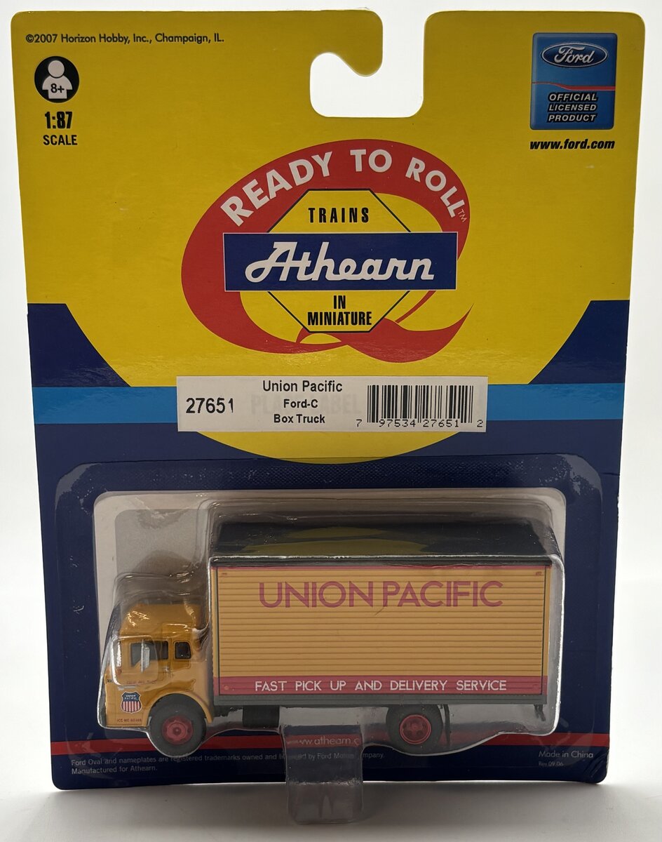 Athearn 27651 HO Union Pacific Ford-C Box Truck Ready To Roll