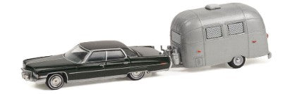 Greenlight Collectibles 32240-A '72 Cadillac Sedan DeVille & Airstream 16' Bambi