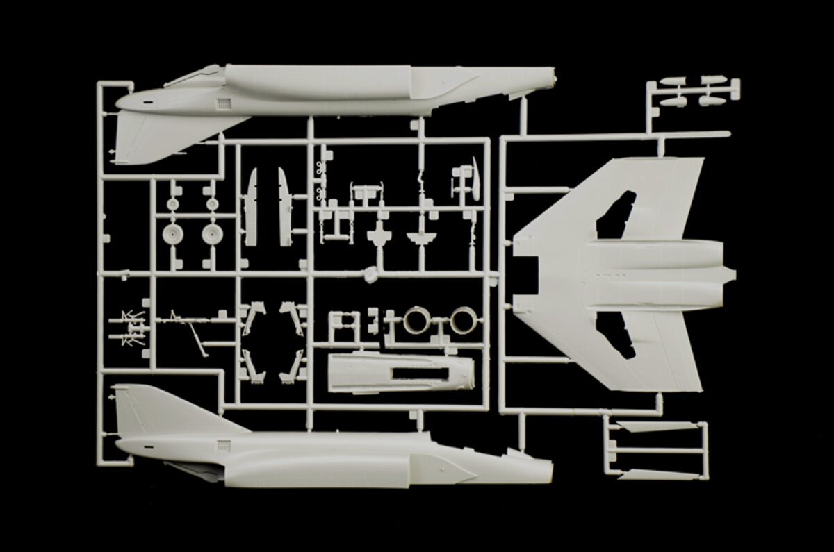 Italeri 1448 1:72 F4™E/F Phantom II™ Fighter Military Aircraft Plane Model Kit