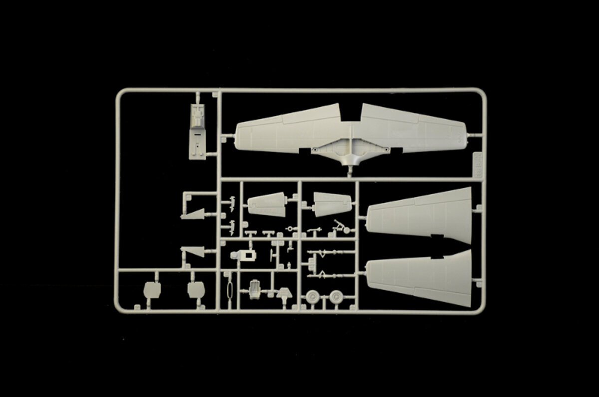 Italeri 1452 1:72 North American F-51D Mustang War Military Aircraft Plane Kit