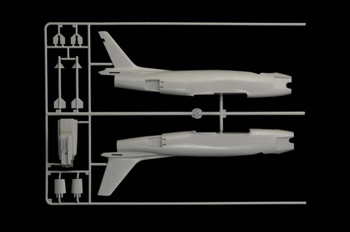Italeri 2811 1:48 North American FJ-2/3 Fury Military Aircraft Plane Model Kit