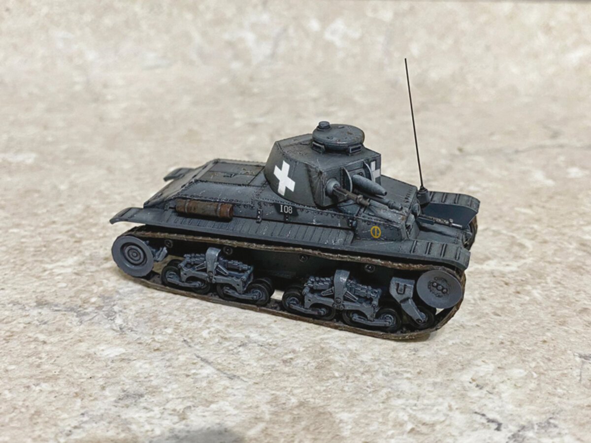 Italeri 7084 1:72 Pz.Kpfw. 35(T) Military Tank Model Kit