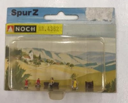 Noch 4362 Z Scale Farmers and Milkmaids