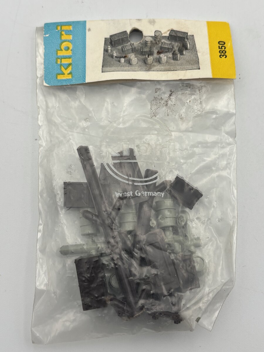 Kibri 3850 HO Drums Bags Crates Kit
