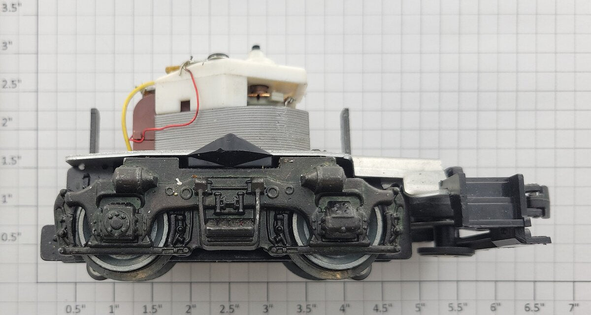 Lionel 8030-101 GP7 / GP9 Diesel Motor Truck with Black Sides, Steps and Coupler