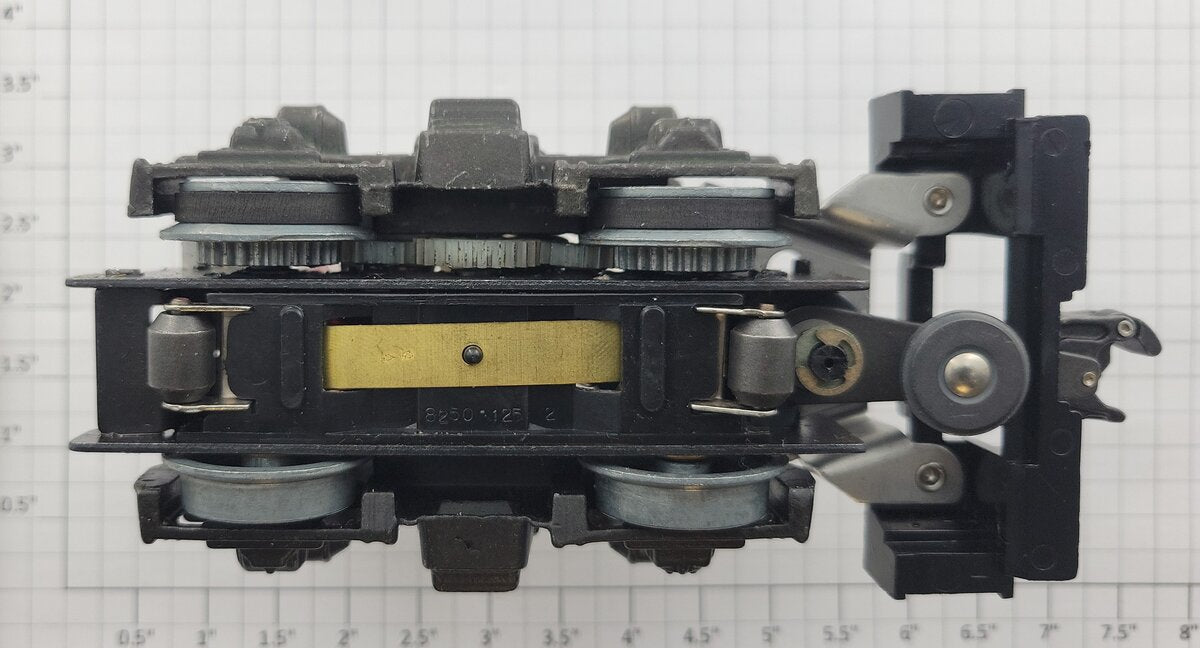 Lionel 8030-101 GP7 / GP9 Diesel Motor Truck with Black Sides, Steps and Coupler