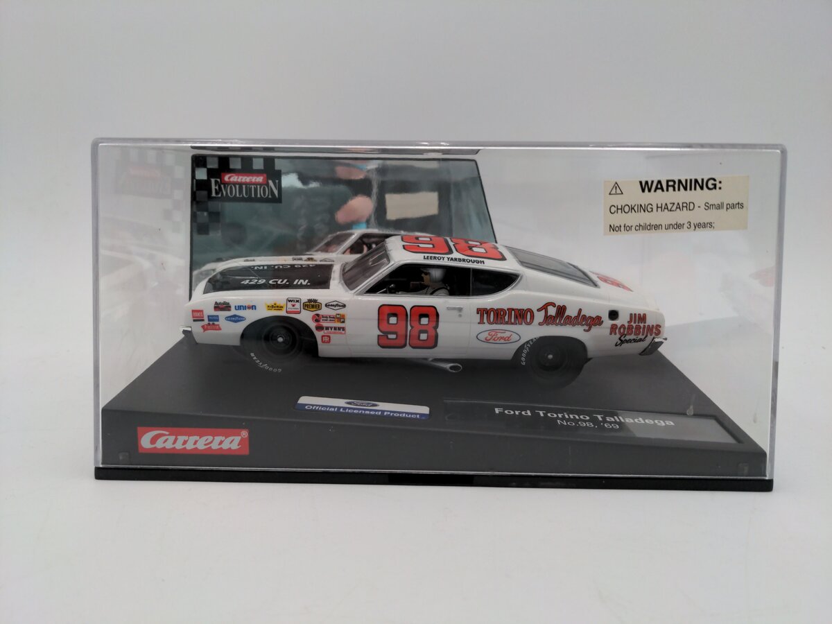 Carrera 25740 1:32 Ford Torino Talladega No. 98, 1969