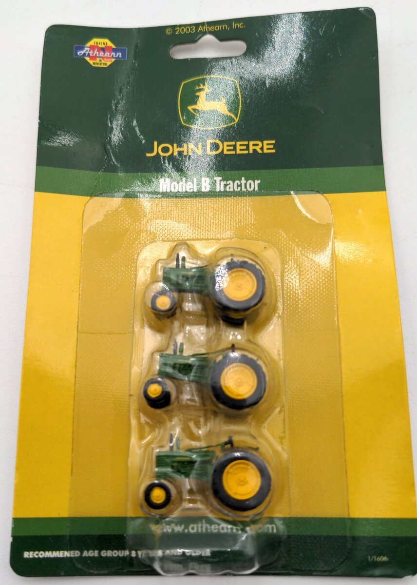 Athearn 10181 N John Deere 50 Series Tractor (Pack of 3)