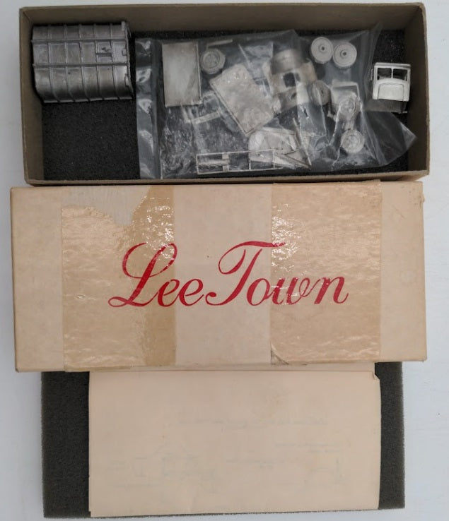 Lee Town HO-2018 HO Scale '33 Mack Dump Truck White Metal Kit