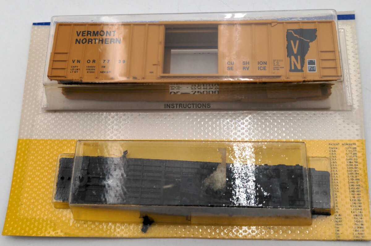Kadee 25420 N Scale Vermont Northern 50' Rib Side Boxcar #7739