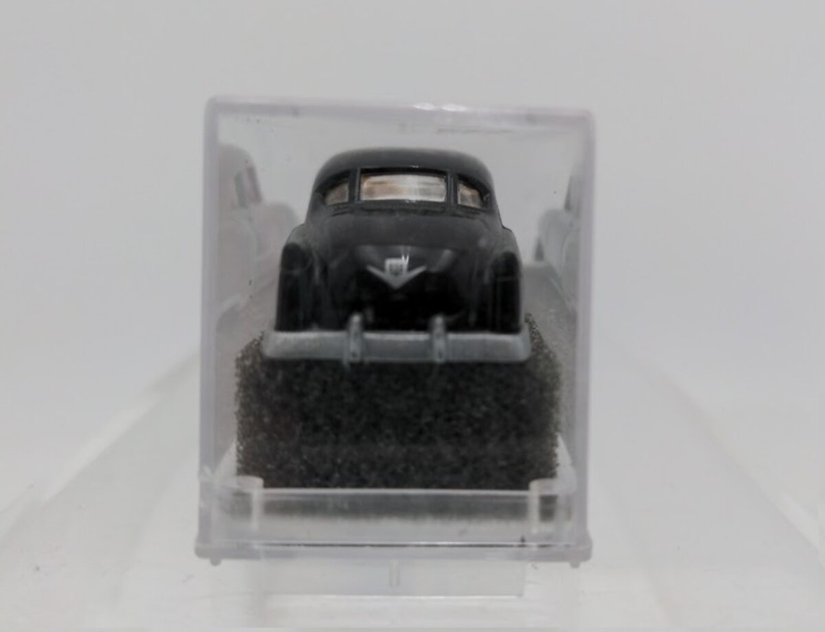 Revell 83401 1:87 Scale Praline Black Sedan Caddy Limousine Normal