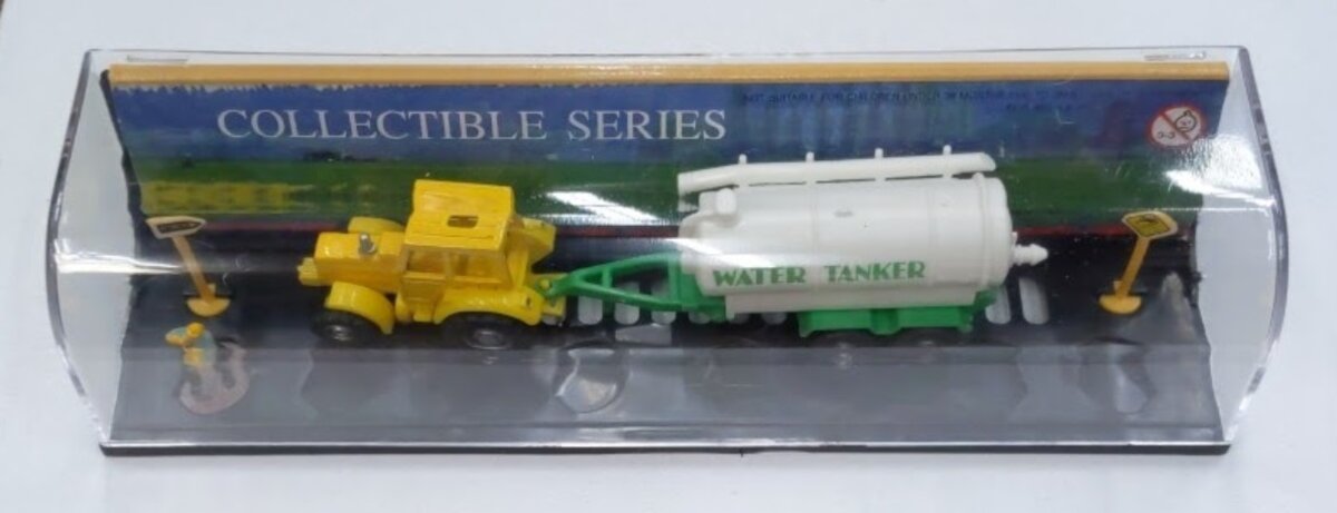Smart Toys 20547 HO Yellow Tractor W/ Water Tanker Collectible Series