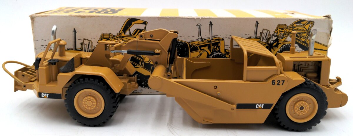 NZG 127 1:50 Caterpillar 627 Push-Pull Scraper
