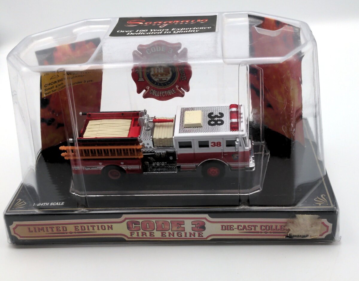 Seagrave 02451 1:64 Code 3 Fire Department of Huston Limited Edition Fire Engine