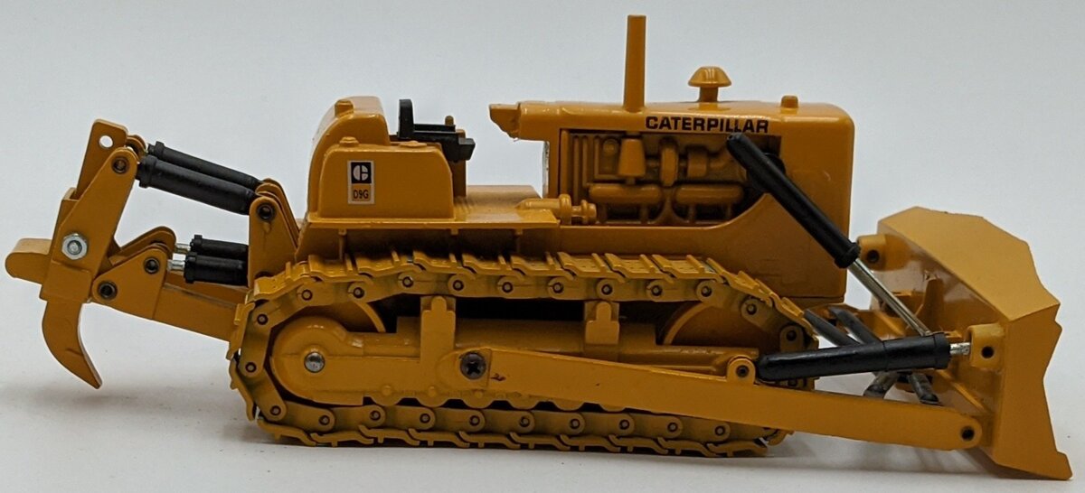Conrad 2874 1:50 Caterpillar D9G Track-Type Tractor