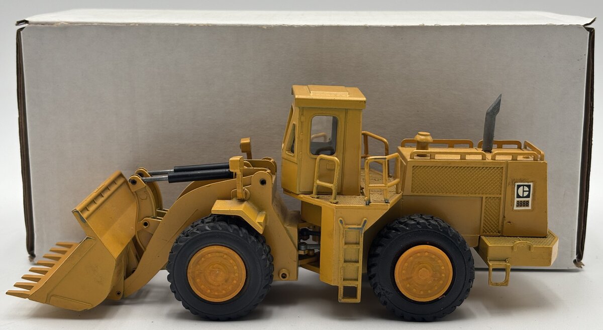NZG 167 1:50 Caterpillar 988B Wheel-Type Loader