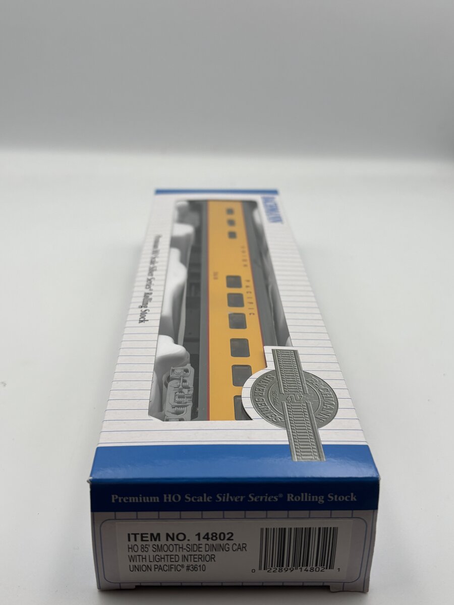 Bachmann 14802 HO Union Pacific 85' Smooth-Side Dining Car #3610
