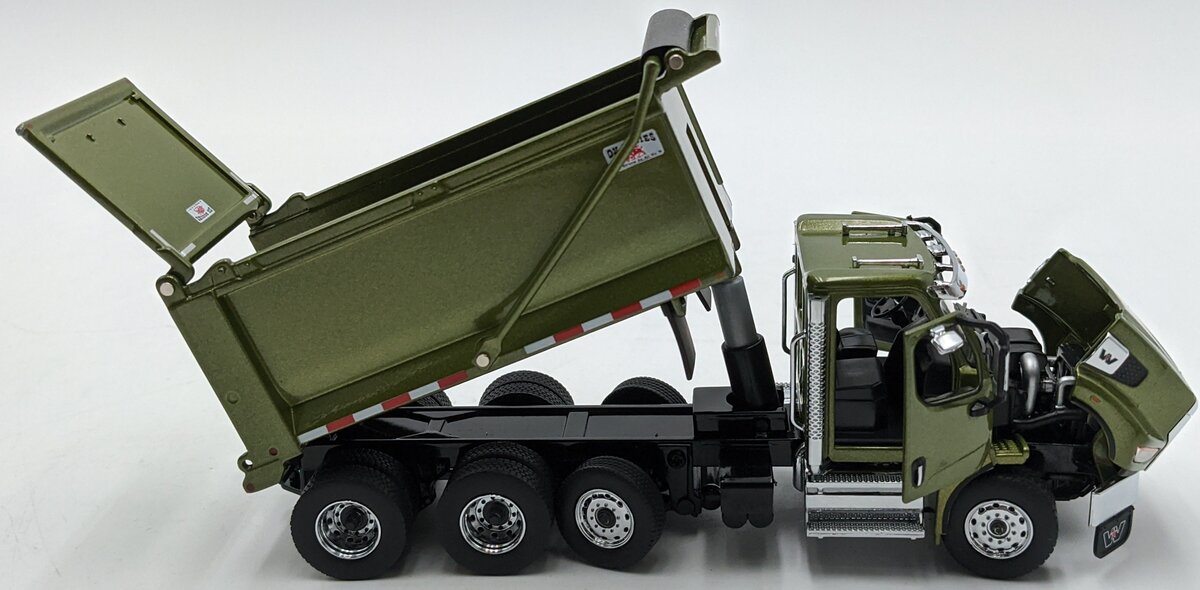 DieCast Masters 71086 1:50 Western Star Stampede Dump Truck with Pusher Axle