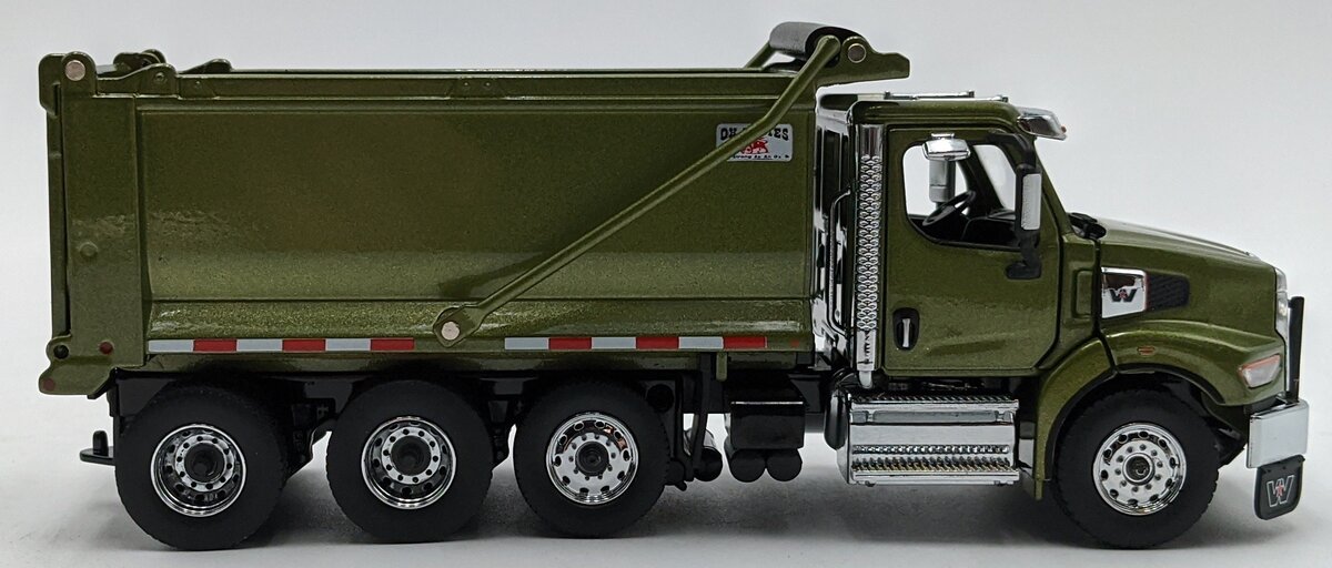 DieCast Masters 71086 1:50 Western Star Stampede Dump Truck with Pusher Axle