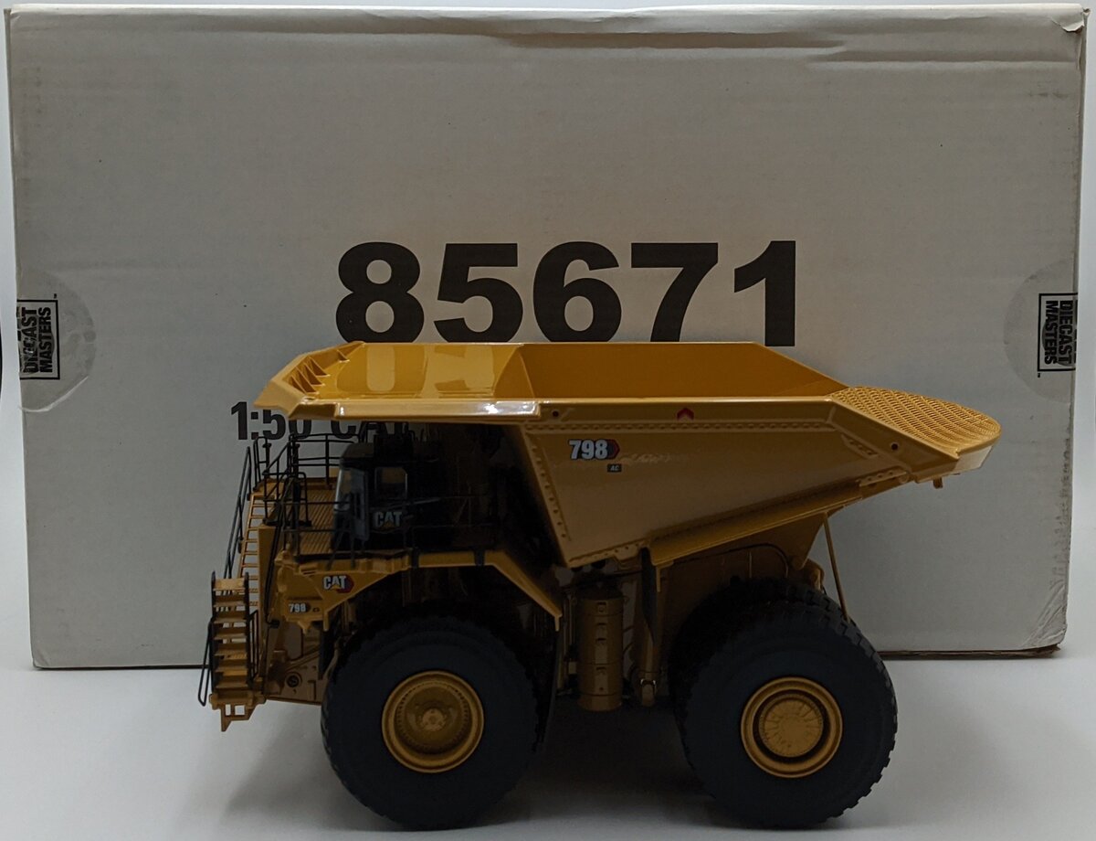 DieCast Masters 85671 1:50 Caterpillar 798 AC Mining Truck