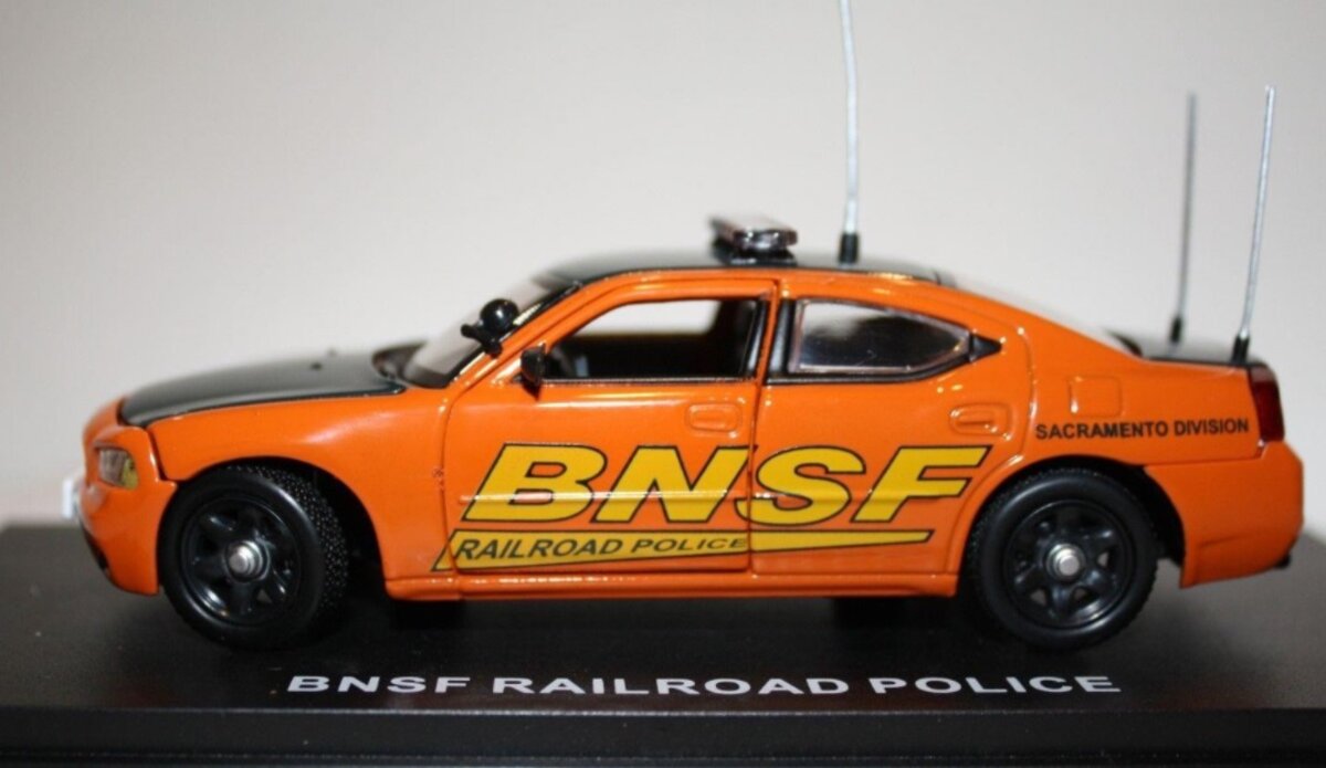 First Response 1:43 BNSF Railroad Police Premier Edition NIB