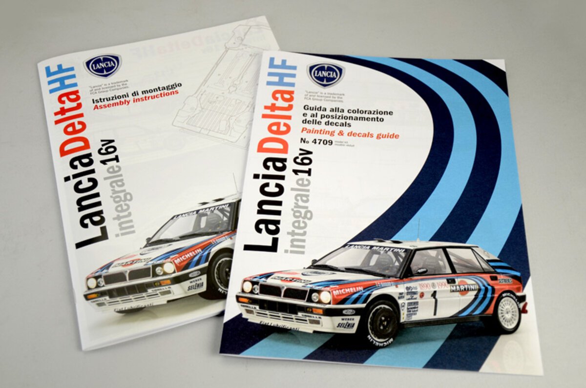Italeri 4709 1:12 Lancia Delta HF Integrale 16v Plastic Model Kit