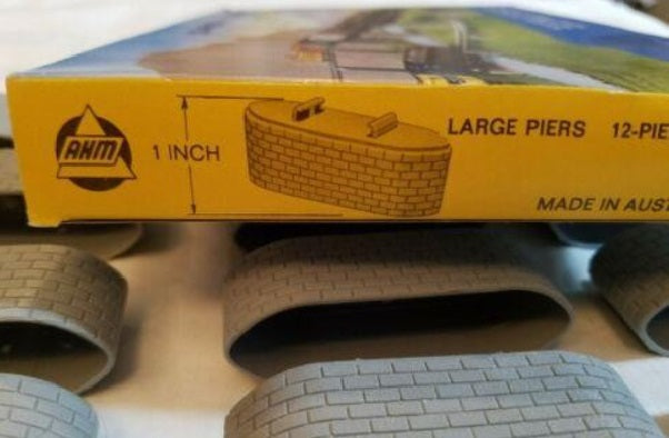 AHM 2591-D HO Scale Plastic Large Pier (Set of 12)