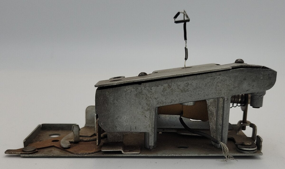 Lionel 3472-33 Milk Car Mechanism Assembly