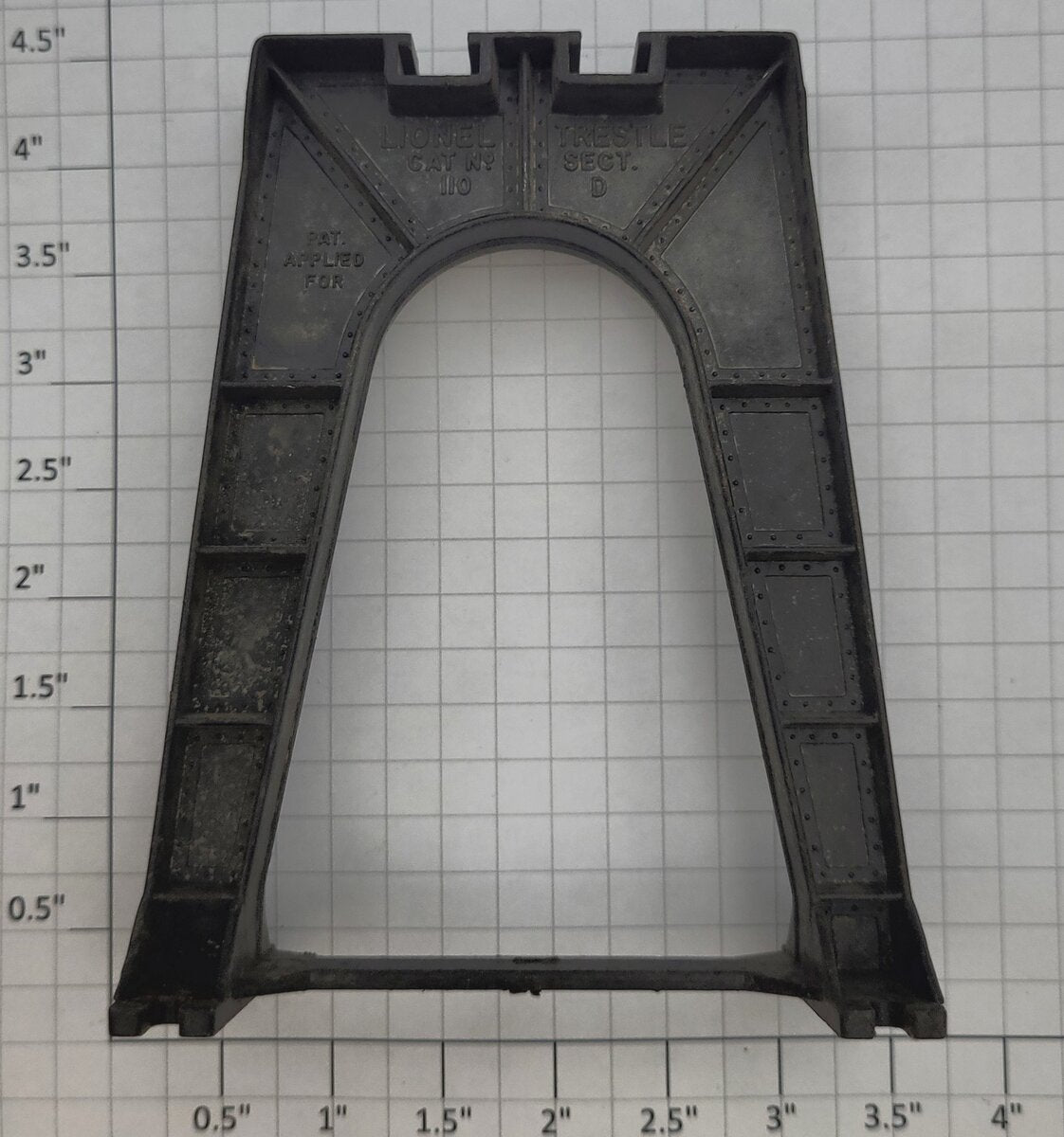 Lionel 110-5 Black Plastic Trestle "D" Pier