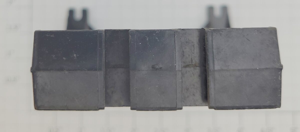 Lionel 110-5 Black Plastic Trestle "D" Pier