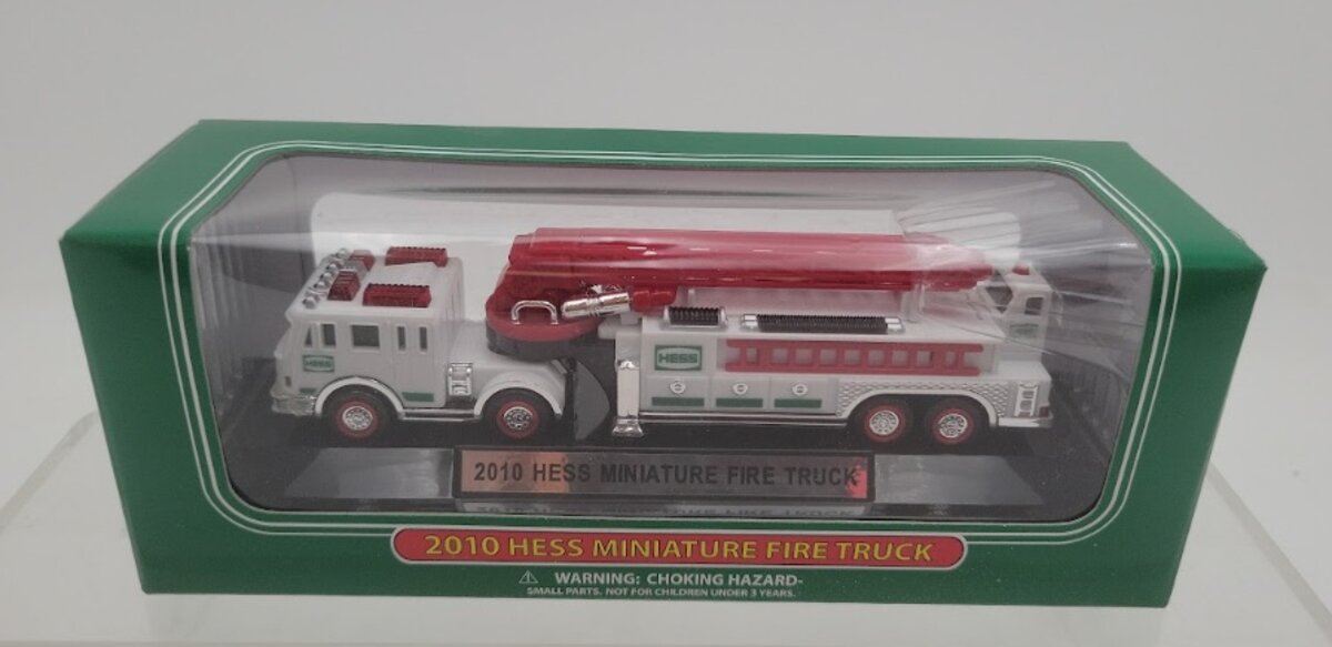 Hess 0407 1:64 Scale 2010 Miniature Fire Truck W/ Red Ladder & Display Case