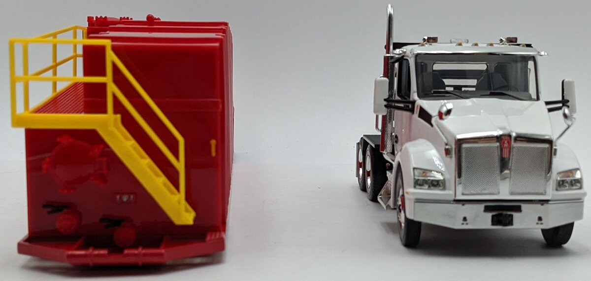 First Gear 10-4275 1:34 Kenworth T880 Winch Truck & Trailer in White/Viper Red
