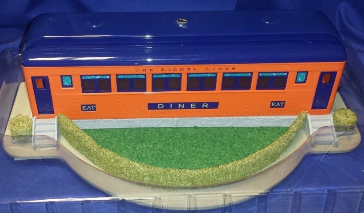 Lionel 11-90070 Standard Gauge No. 552 Diner Assembled