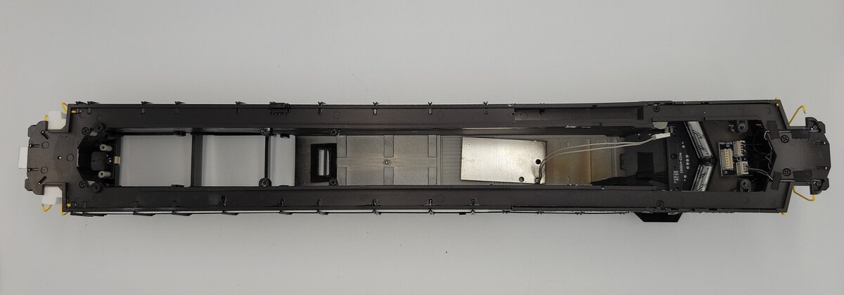 Lionel 8159-1 O Gauge Norfolk Southern Superbass Electric Diesel Loco Shell