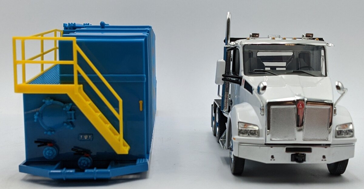 First Gear 10-4276 1:34 Kenworth T880 Winch Truck & Pinnacle Frac Tank Trailer