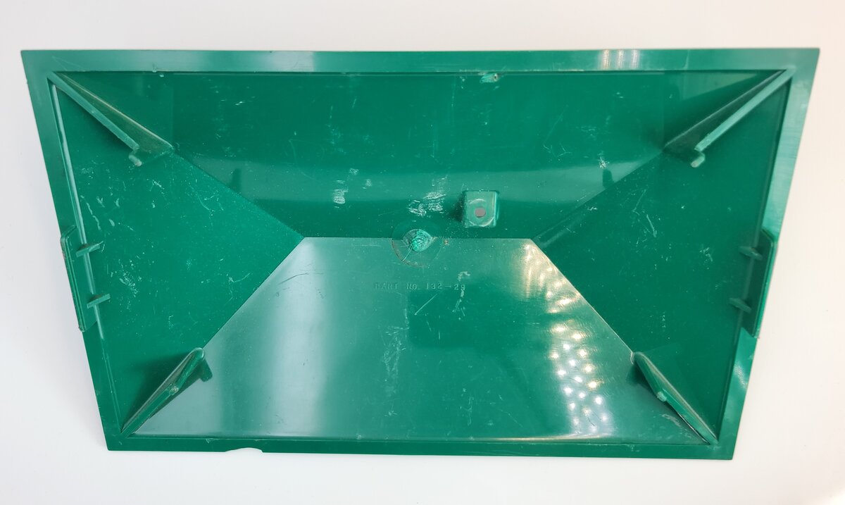 Lionel 132-29 Automatic Stop Station Green Roof without Chimney
