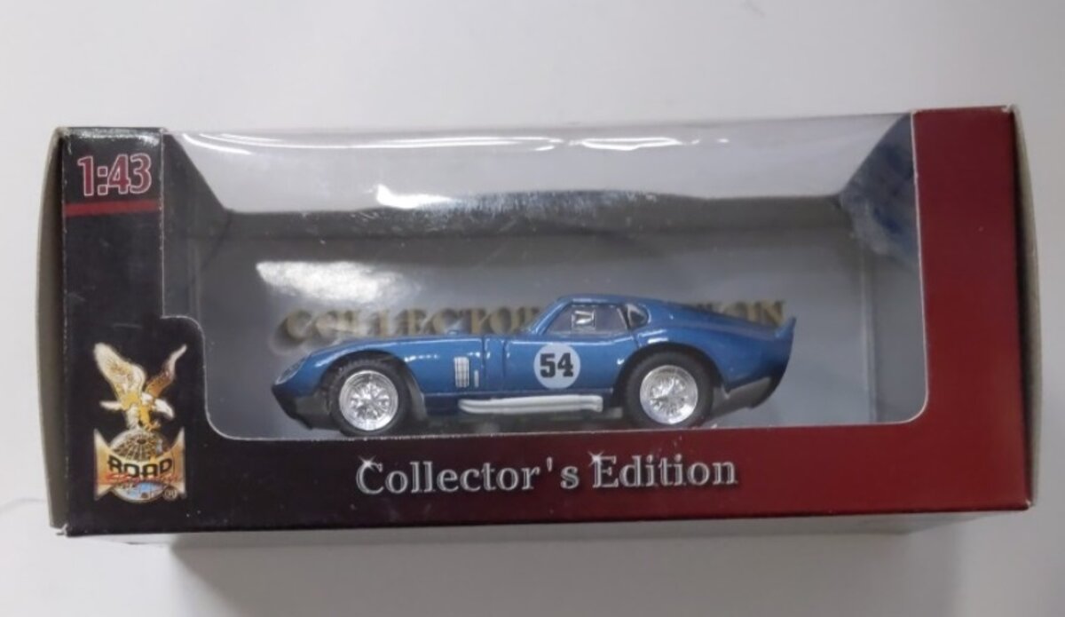 Road Signature 94243-C 1:43 Blue/White #54 1965 Shelby Cobra Daytona Coupe NIB
