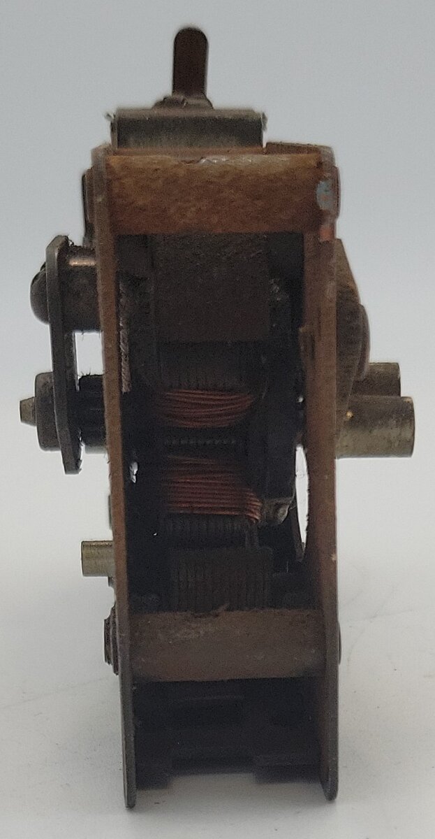 Lionel 221M-1 Motor Assembly for Parts or Repair
