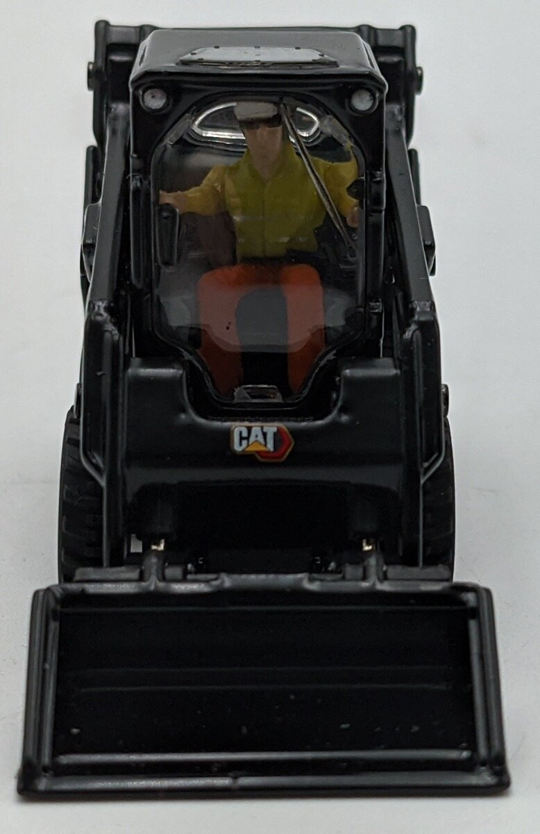 DieCast Masters 85676BK 1:50 Black Caterpillar 242D3 Skid Steer Loader