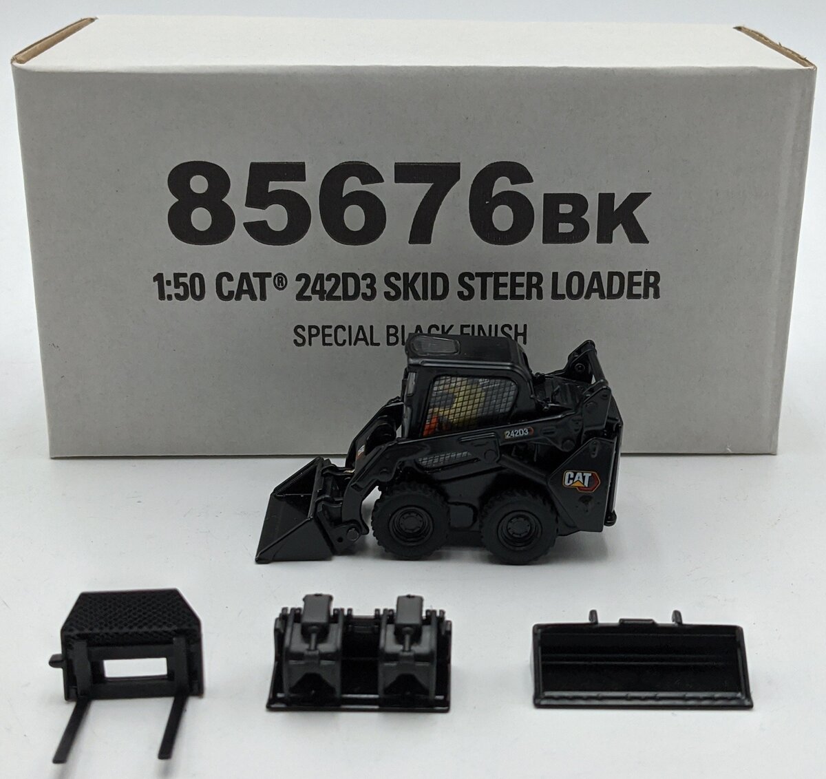 DieCast Masters 85676BK 1:50 Black Caterpillar 242D3 Skid Steer Loader