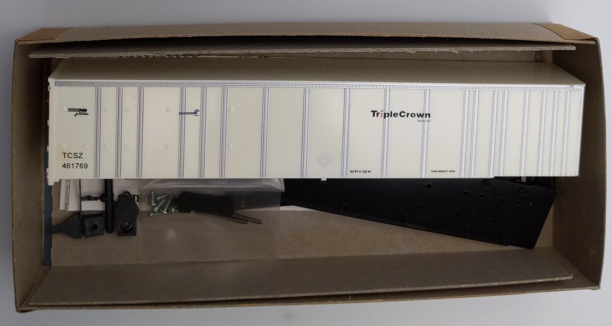 Bowser 55504 HO 53' RoadRailer Platewall Trailer Triple Crown Kit #: 461769