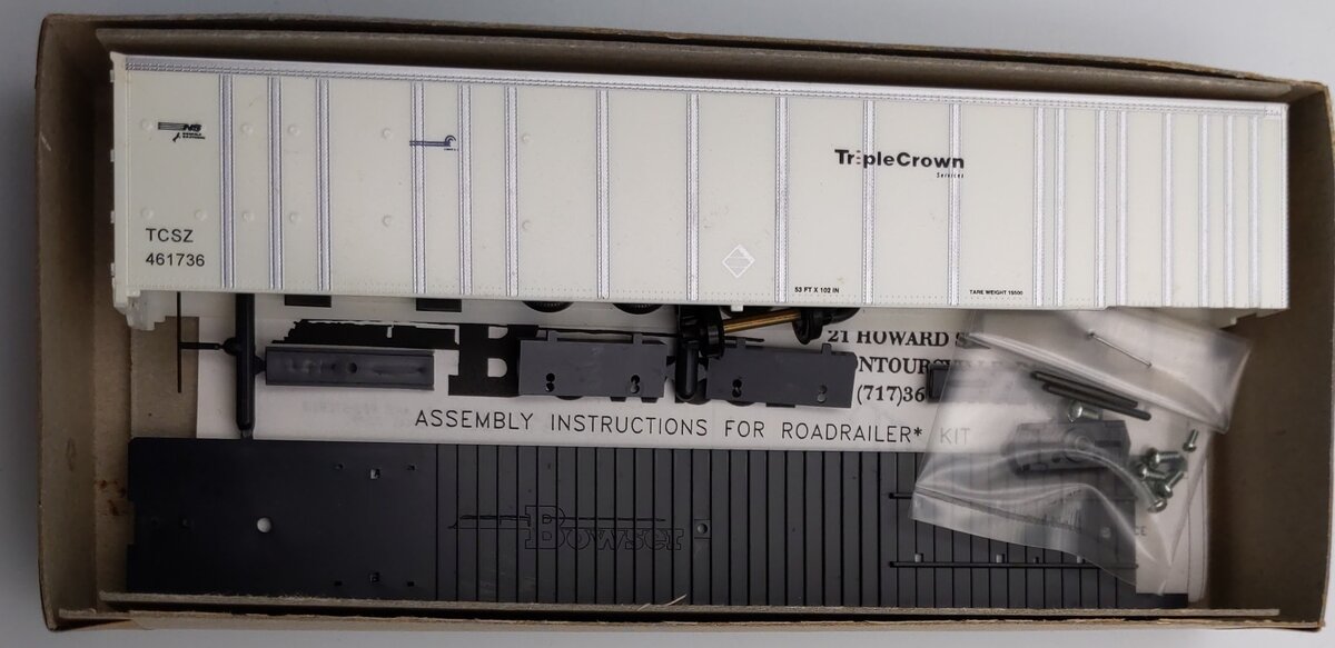 Bowser 55504 HO 53' RoadRailer Platewall Trailer Triple Crown Kit #: 461736