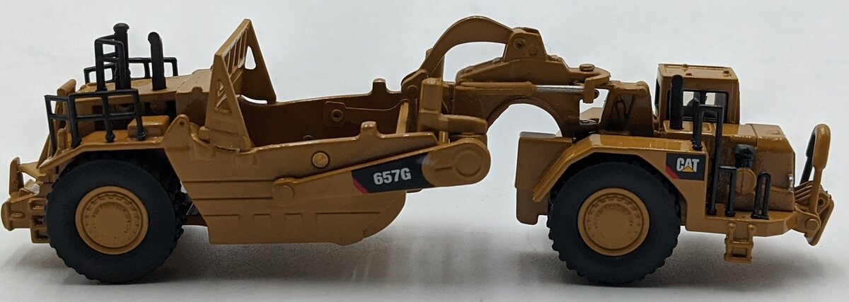 DieCast Masters 85542 1:125 Caterpillar 657G Tractor Scraper