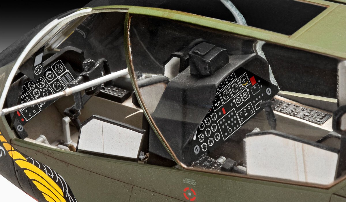 Revell of Germany 03821 1:32 Bell AH-1G Cobra Military Aircraft Helicopter Kit