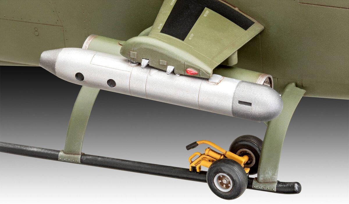 Revell of Germany 03821 1:32 Bell AH-1G Cobra Military Aircraft Helicopter Kit
