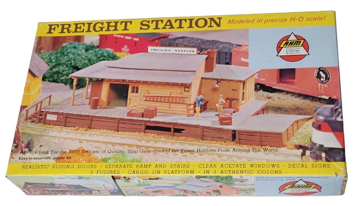 AHM 5846-398 HO Freight Station Building Kit